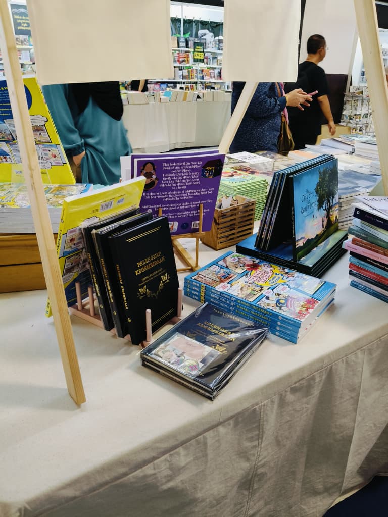 Jurnal Pelengkap Kegembiraan dipamerkan bersama koleksi buku